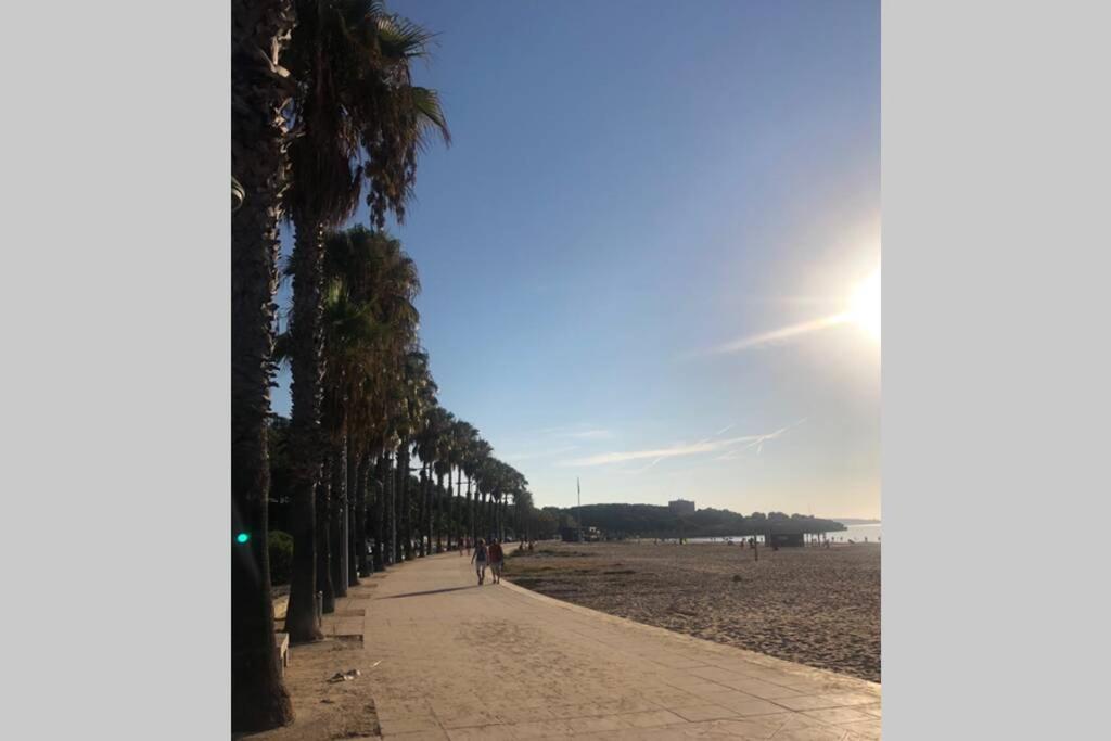 Apartment In Front Of Arrabassada Beach Tarragona Bagian luar foto