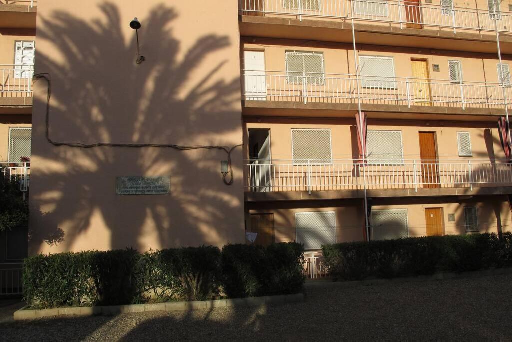 Apartment In Front Of Arrabassada Beach Tarragona Bagian luar foto