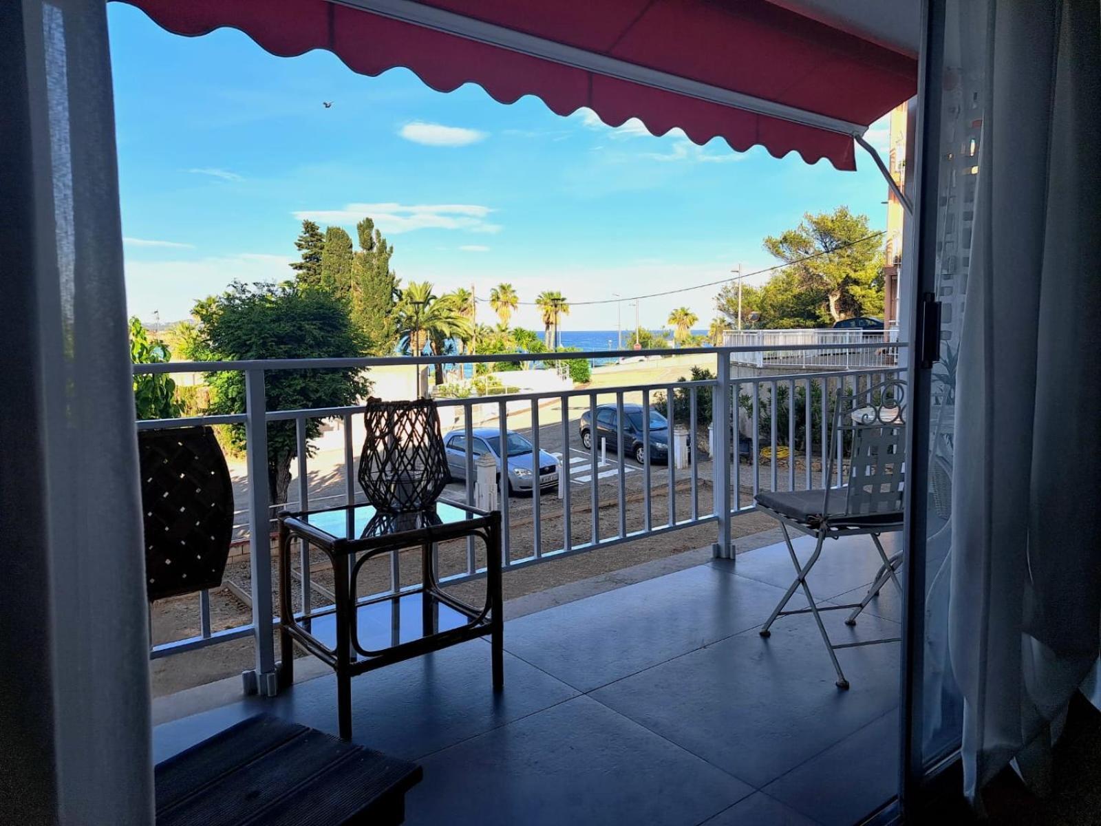 Apartment In Front Of Arrabassada Beach Tarragona Bagian luar foto