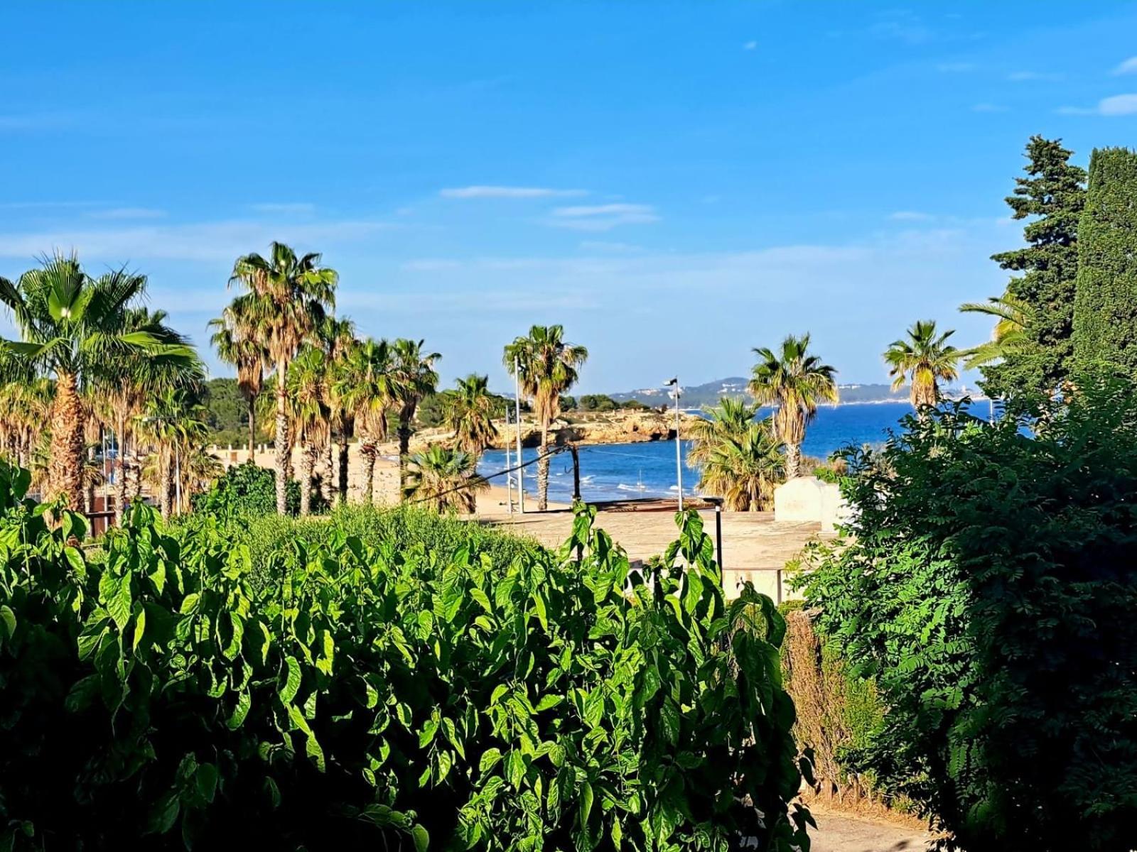 Apartment In Front Of Arrabassada Beach Tarragona Bagian luar foto